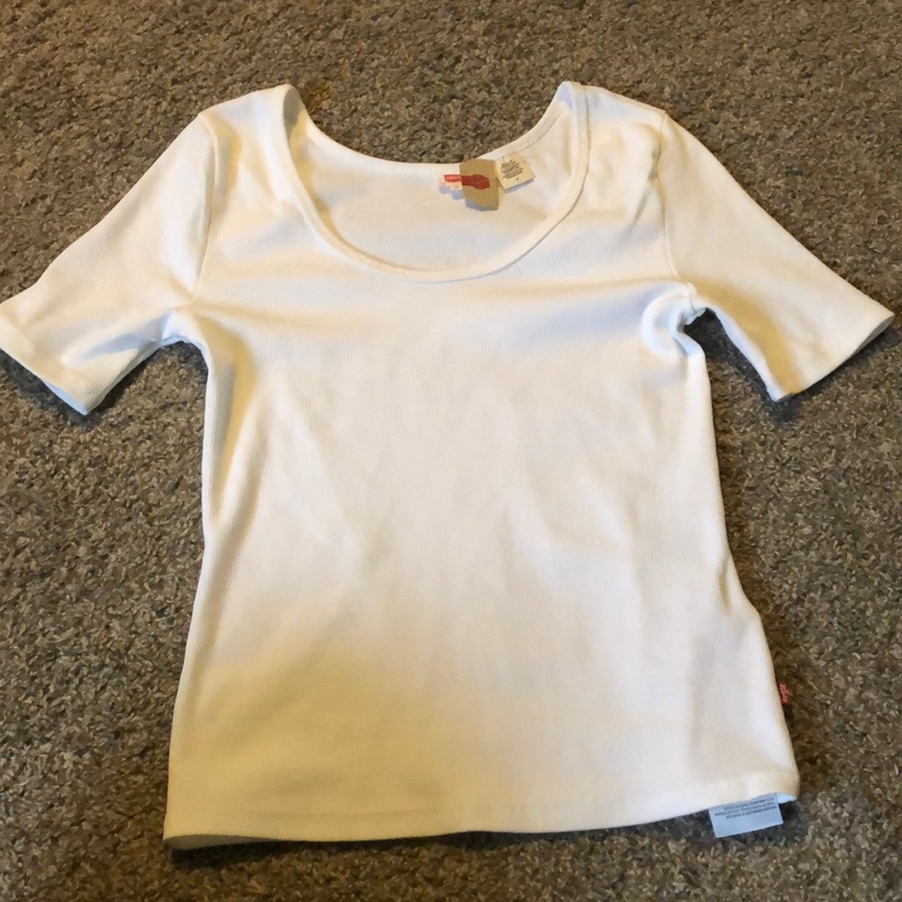 Levi's White Scoop Neck Short Sleeve Top